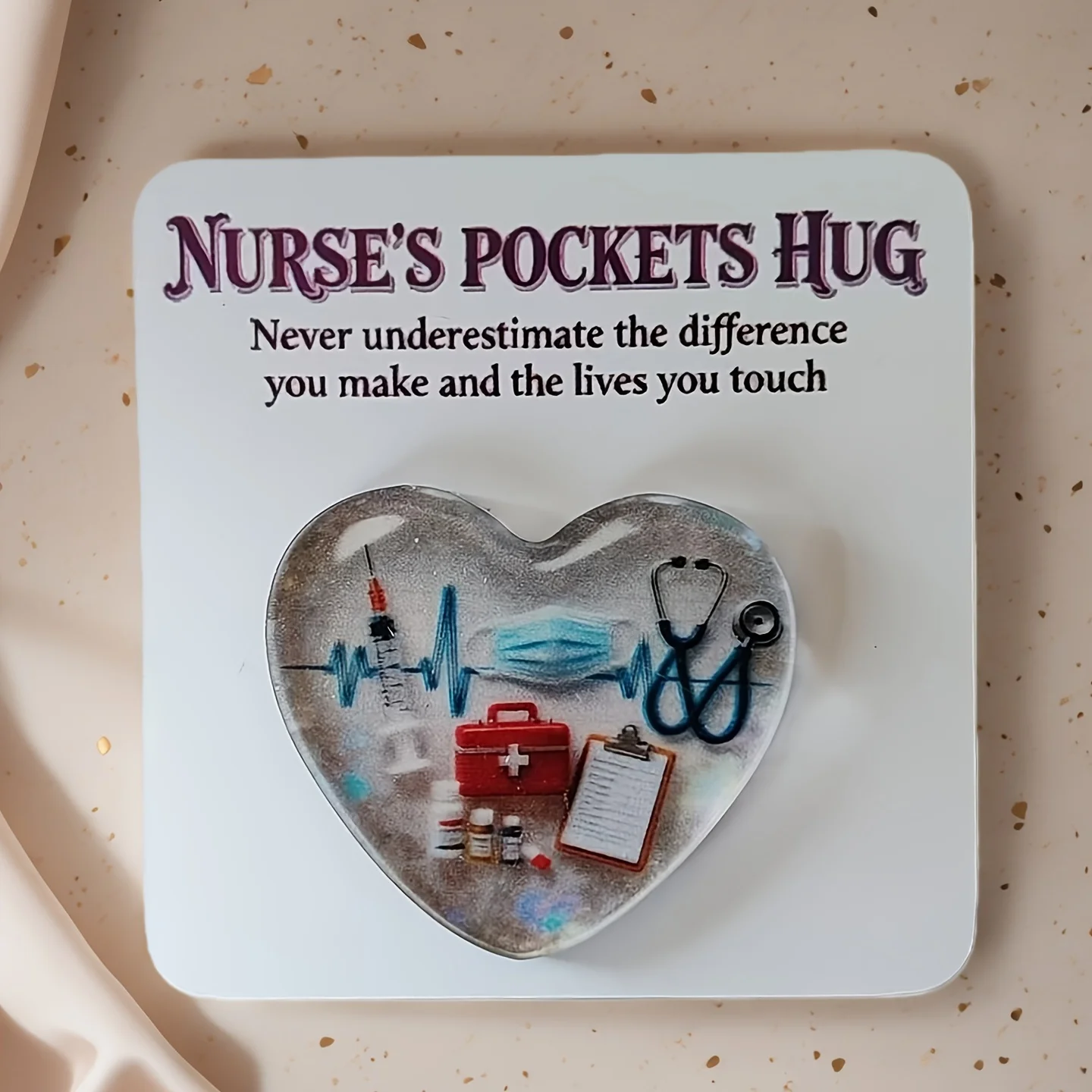 Nurse's Pockets Hug Resin Heart Decor Medical Themed Nurse Gift Desktop Office Appreciation Ornament with Inspirational Quote