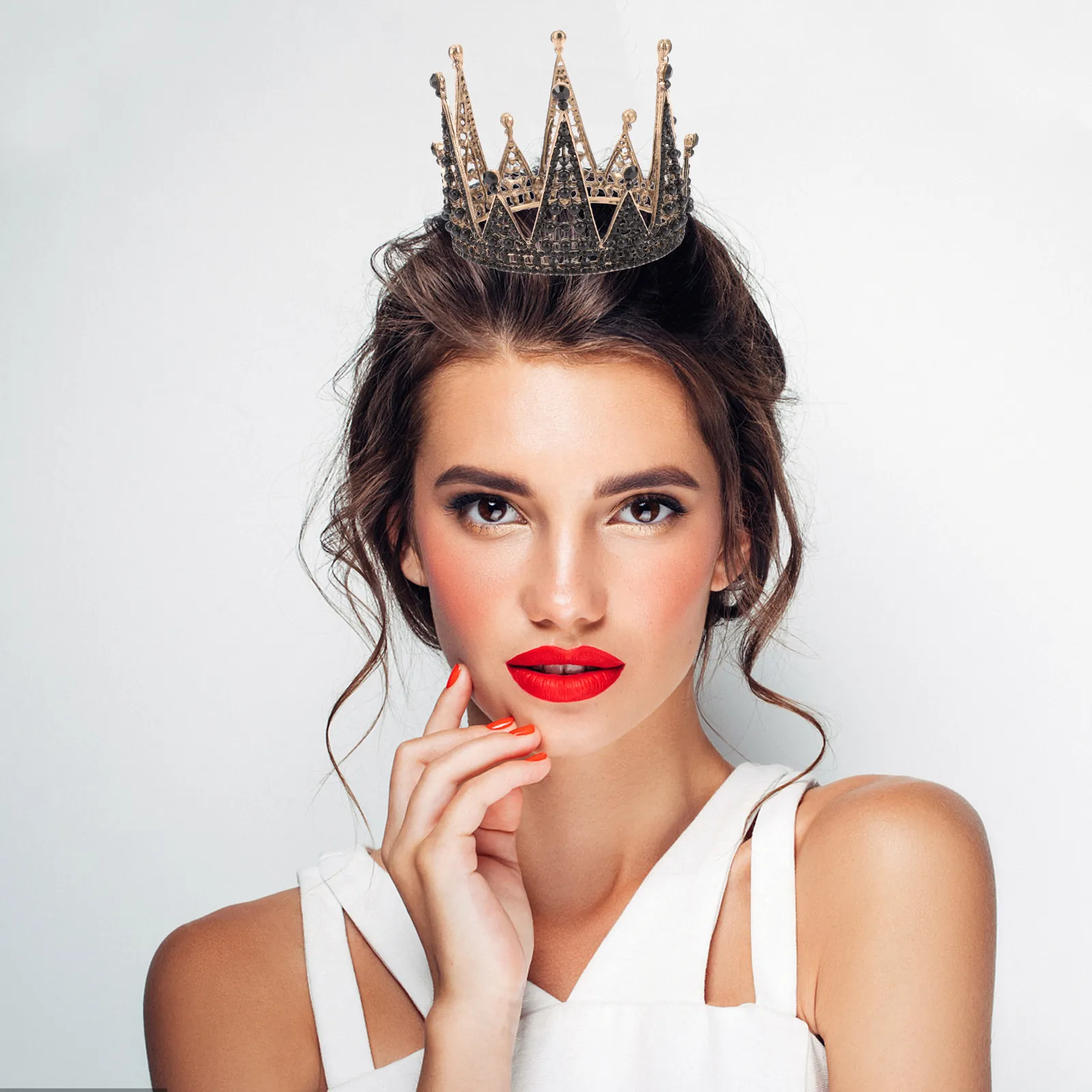 

Готическая черная корона в винтажном стиле, свадебный головной убор, тиара со стразами, украшение для волос для женщин, для вечеринок и торжественных мероприятий, из хрустального сплава