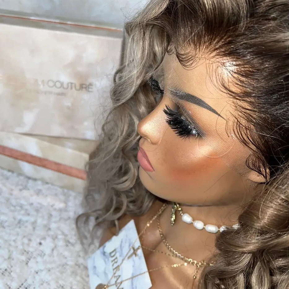 Wig Keriting Pirang Abu Wig Rambut Keriting Panjang Sintetis untuk Wanita Wig Ombre Gelombang Gaya Rambut Halus Kostum Pesta Karnaval Wig Biasa