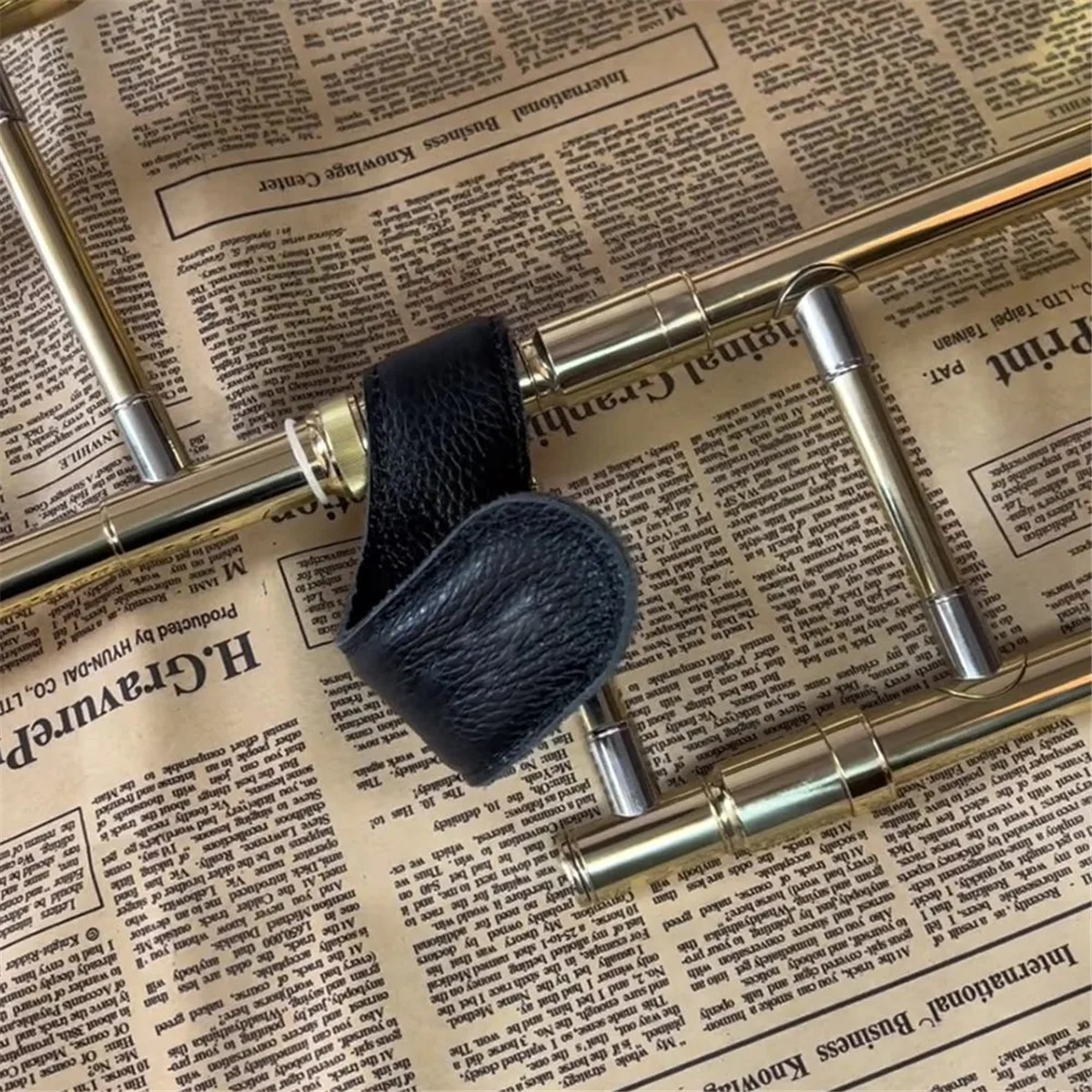 

MARQ Trombone Hand Rest, Hand Guard, Musical Instrument Accessories, Convenient to Play, Breathable and Comfortable