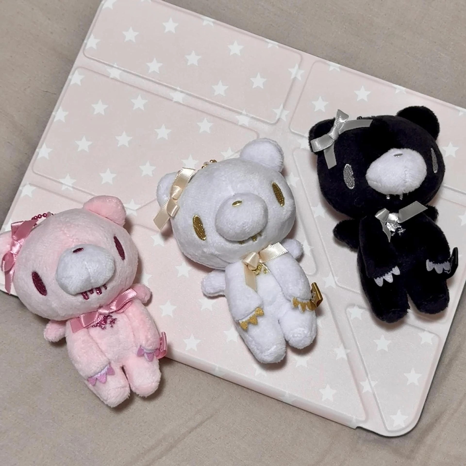 Gloomy Bear Plush Bag Charm With Angel Wings And Ribbon Soft Stuffed Doll Pendant Keychain Pink White Gold Black Colors