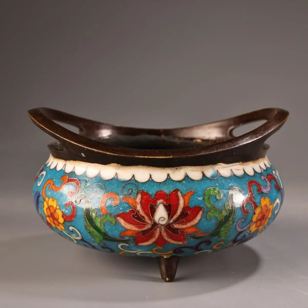 Pure copper all-copper tire cloisonne silk enamel incense burner weighs 00 grams, is 8 cm high and 15.5 cm wide