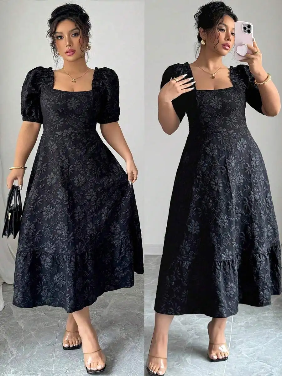 

Черное платье миди больших размеров с цветочным жаккардовым узором, пышными рукавами и квадратным вырезом, расклешенное по талии