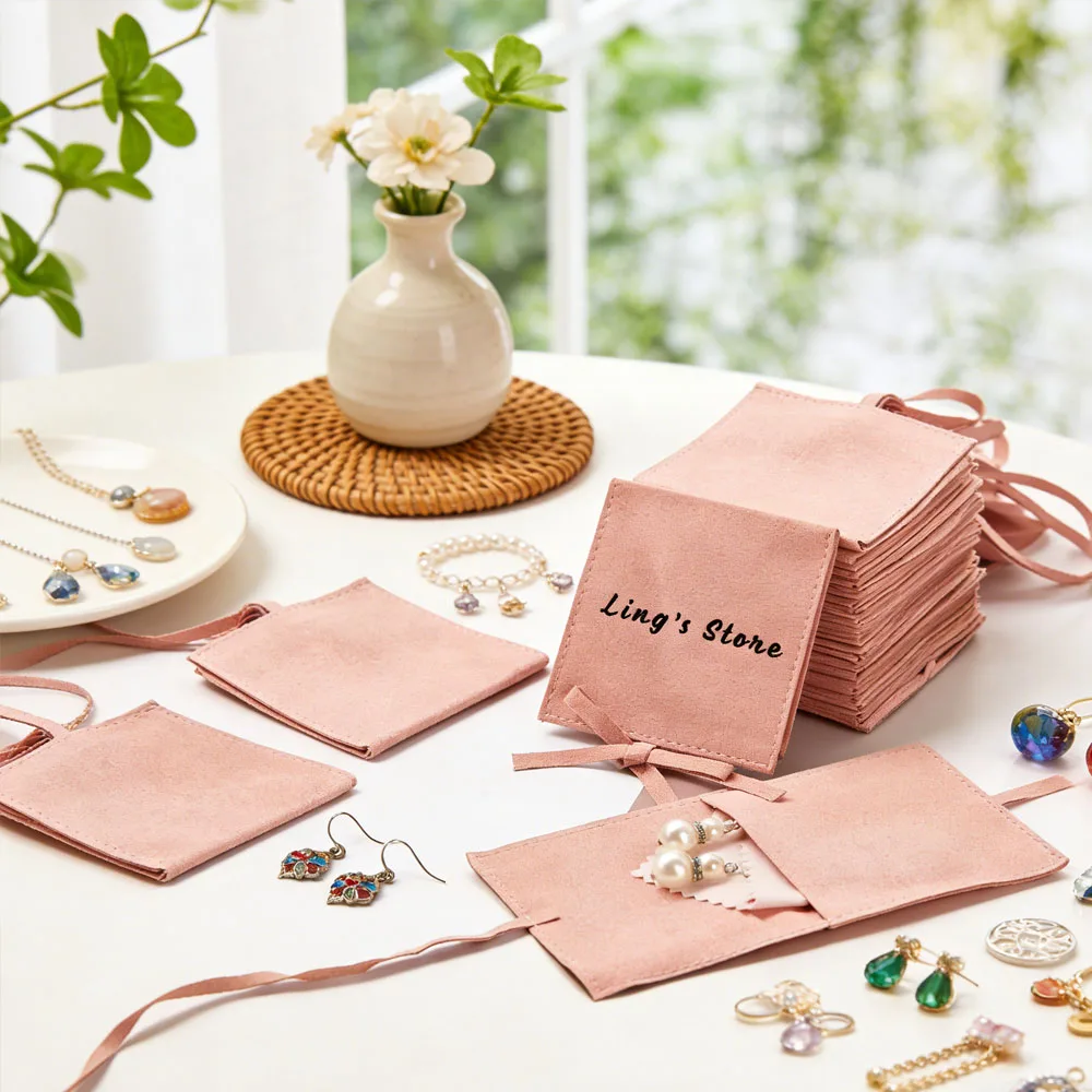 

100 шт. милых подарочных пакетов-конвертов из микрофибры 8x8 см с индивидуальным логотипом для ювелирных изделий, серег, колец, брелоков, с полировочной салфеткой 8x8 см