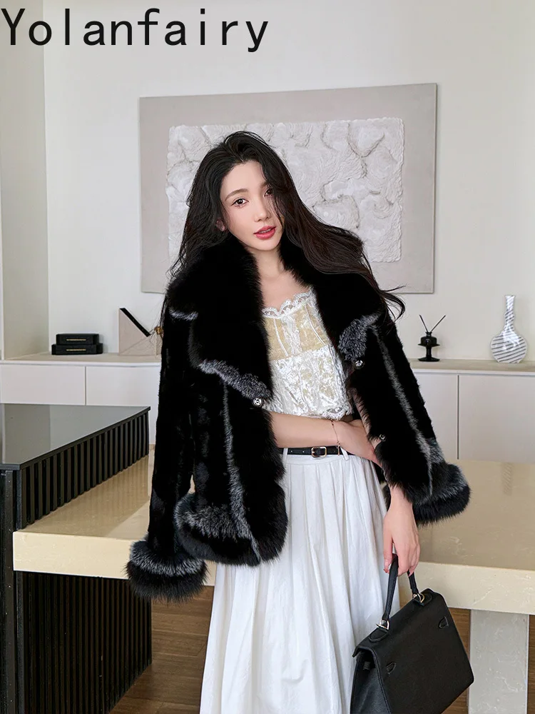 معطف فرو أسود حقيقي من YOLANFAIRY سترات من المينك للنساء لشتاء 2025 معطف فرو كوري قصير دافئ للسيدات بياقة من فرو الثعلب Abrigos Mujer