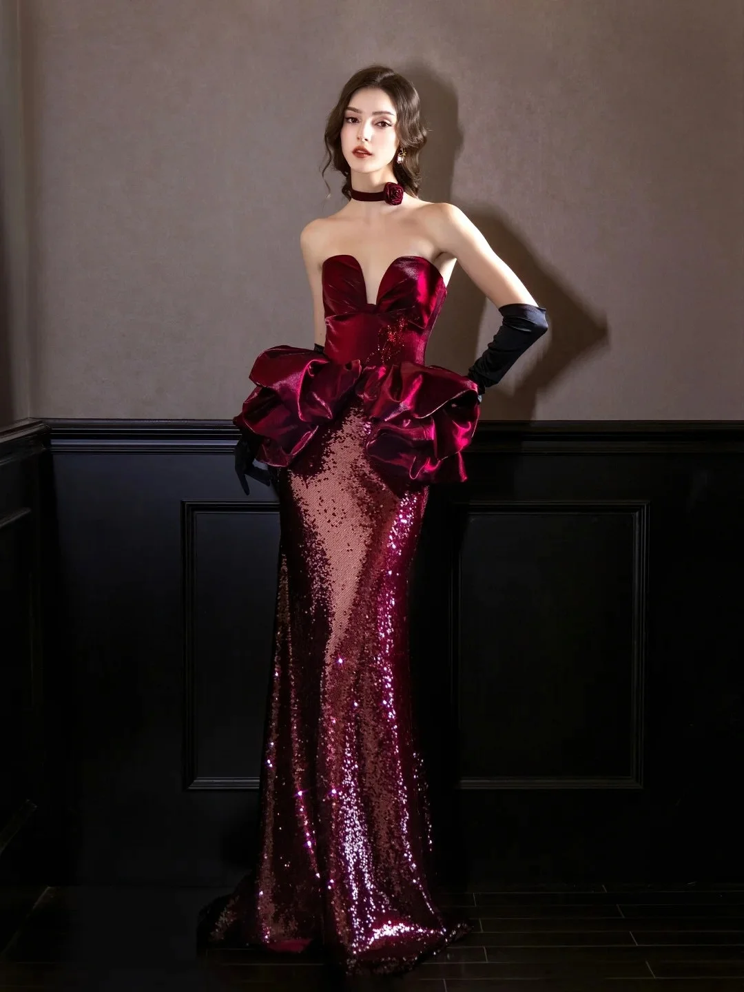 Sequined Formal Evening Dresses Velvet Sweetheart Pleated Mermaid Floor Length Vintage Prom Party Celebrity Gowns