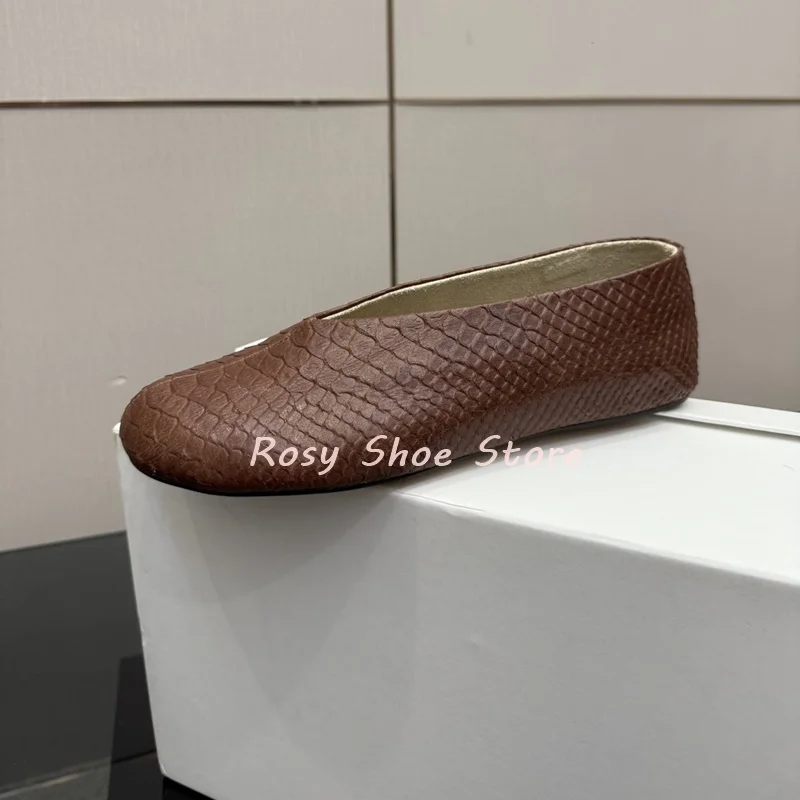 

Retro Genuine Leather Square Toe V-Shaped Shallow Mouth Loafers Crocodile Skin Wrinkled Texture Slip On Versatile Casual Flats