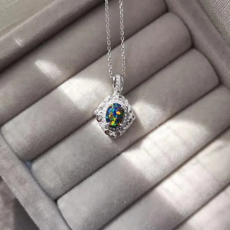 

Palace Style Silver Exquisite Dazzling Rainbow Black Opal Necklace for Women Vintage Fine Jewelry Luxury Daily Pendant