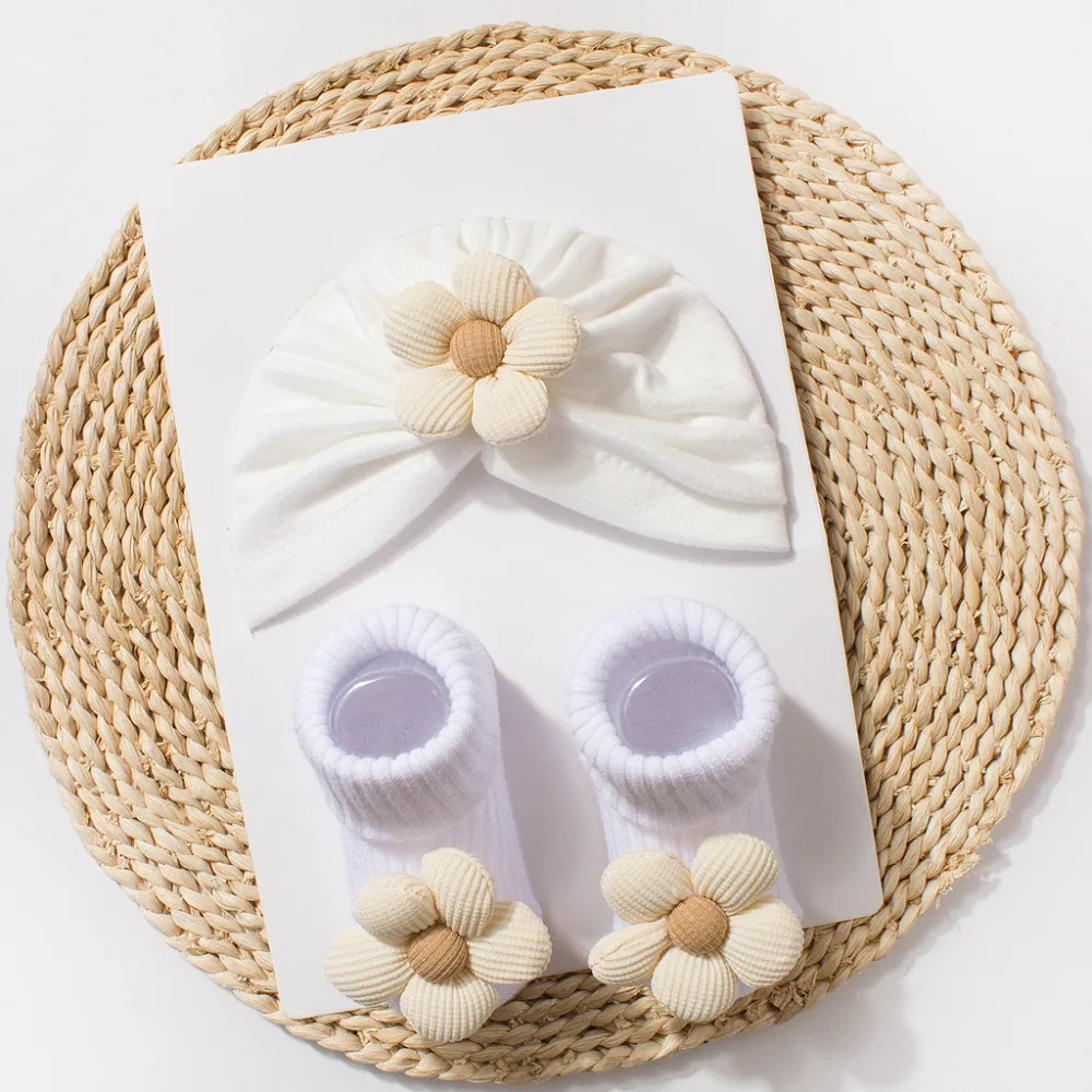 

Sweet Big Flower Baby Hat Socks Set Comfortable Soft Knit Infant Socks Set Breathable Non-Slip Newborn Hat with Socks