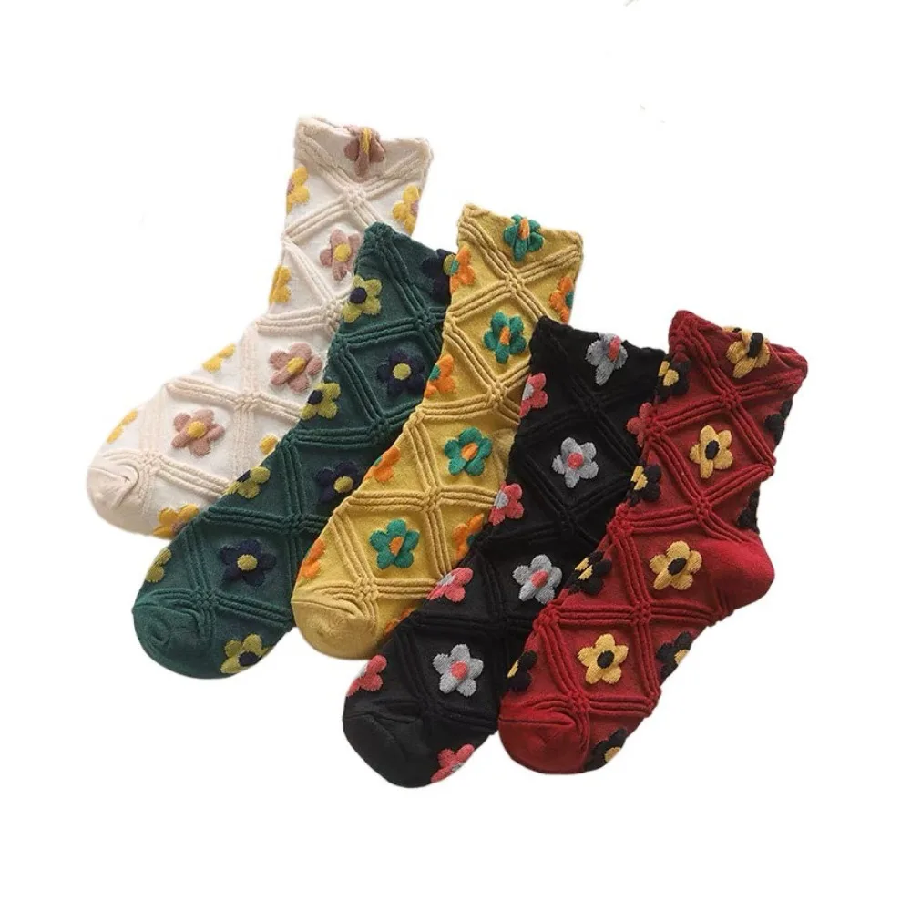 

5Pairs Sweet Women Cotton Socks Embroidery Floral Mid Tube Socks Girls Breathable Hosiery Autumn Flower Socks for Women