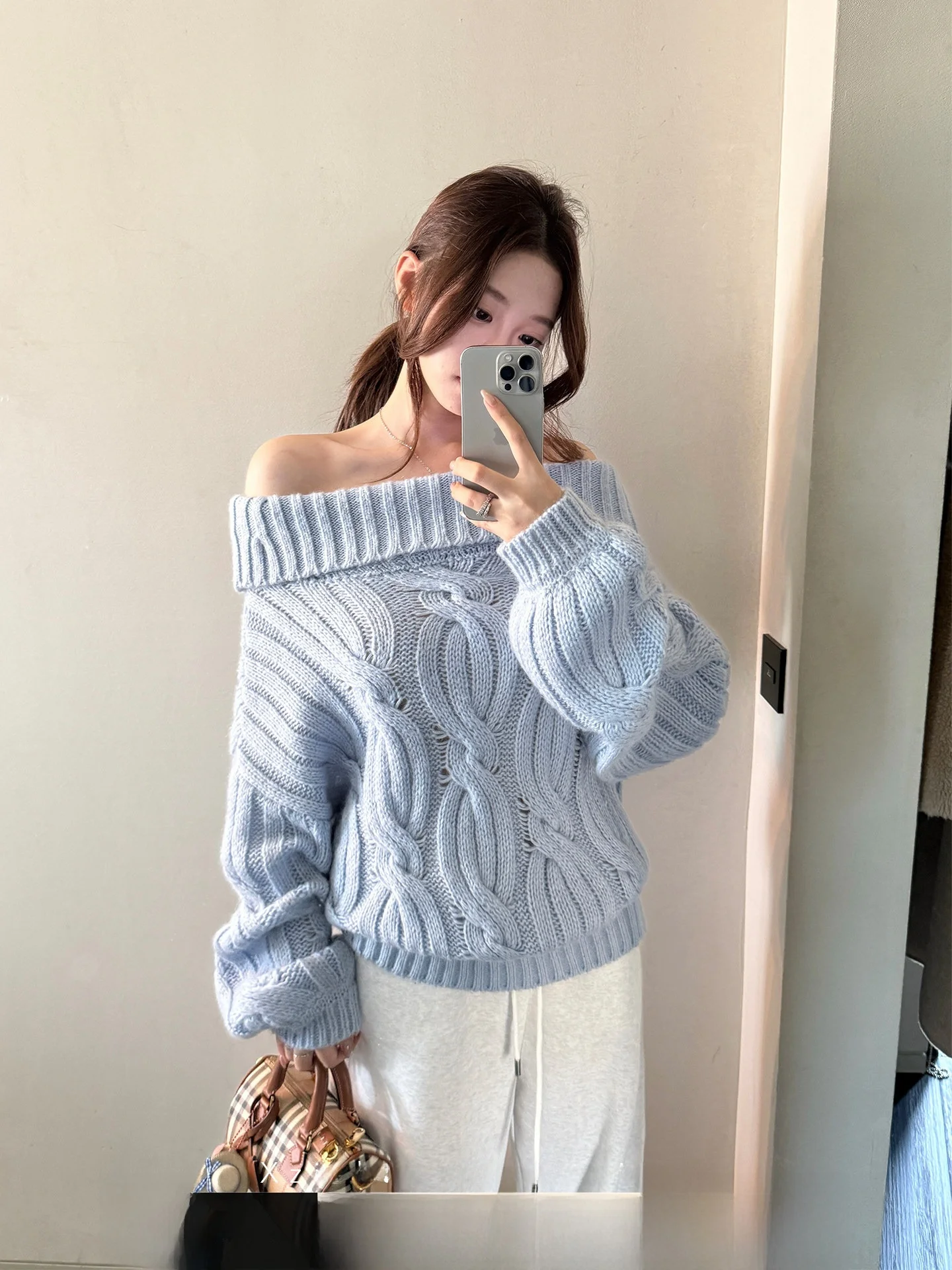 

Xzichic Lazy eep Mohair Twist oulder Women's Sweater French Sle Loose Fit Long Sve Faionable Netie Top