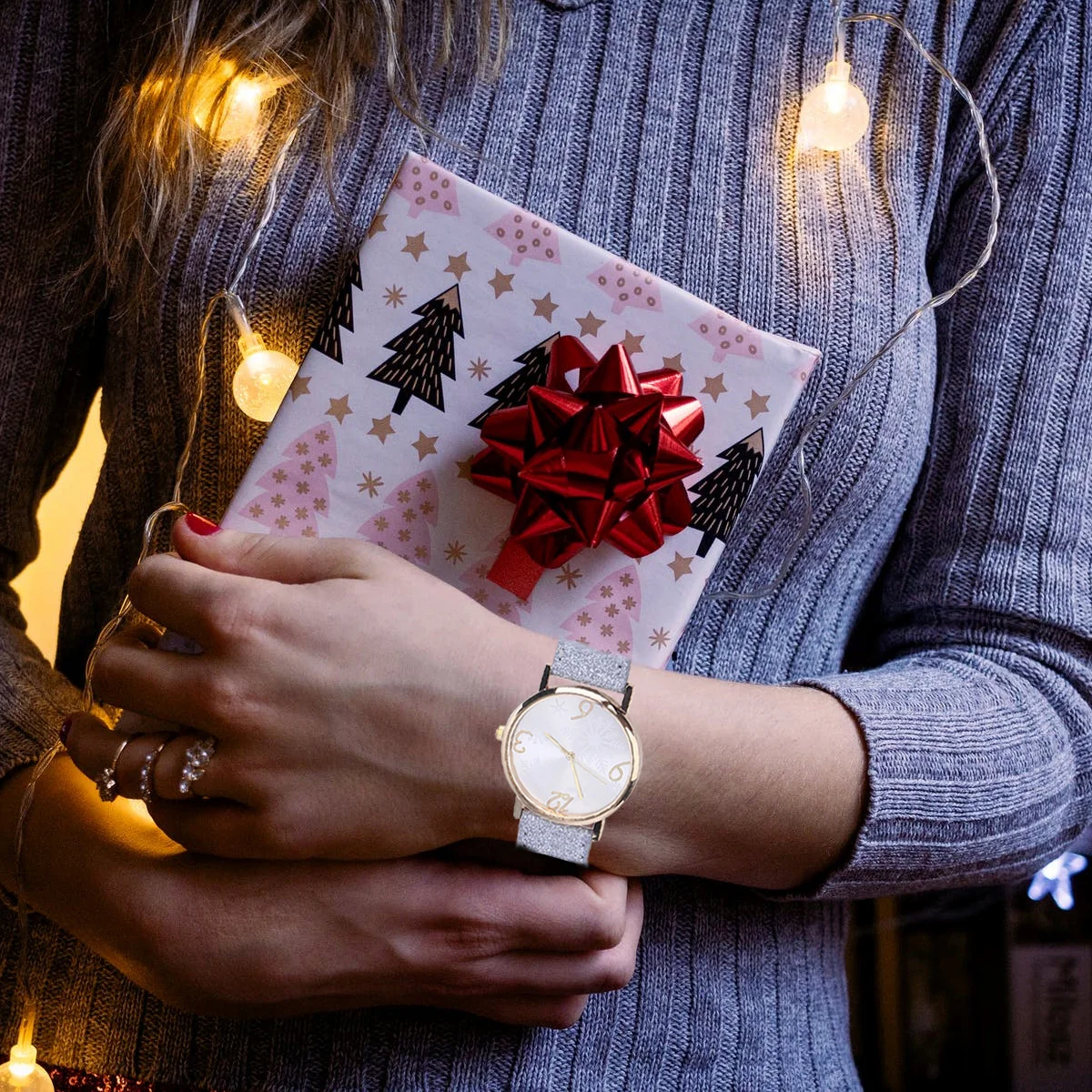 Exquisite Christmas Women Watches Quartz Movement Super Luxury Design Ideal for Various Indoor and Outdoor Activities