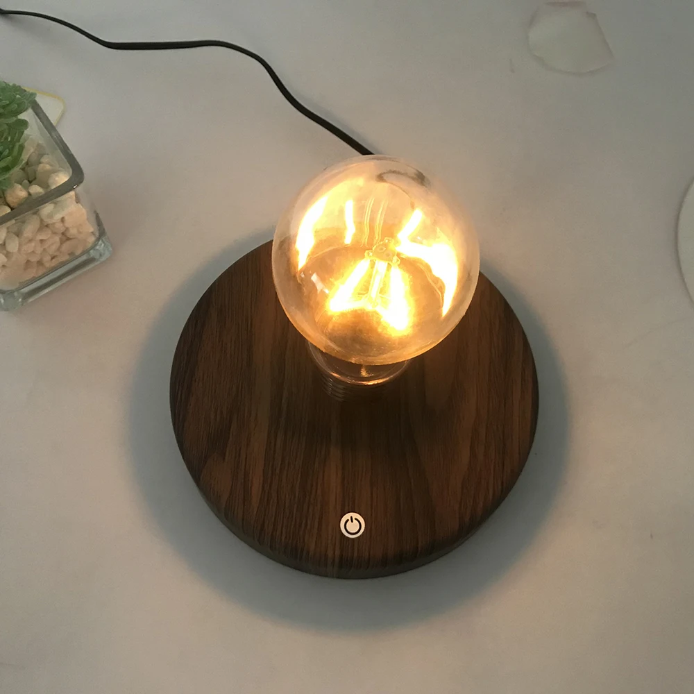 Hoogwaardig Kunstwerk Log Gelakt Draadloze Verbinding Ontwerp Elektromagnetische Levitatie Bedlampje Vintage Voorzien Gloeilamp