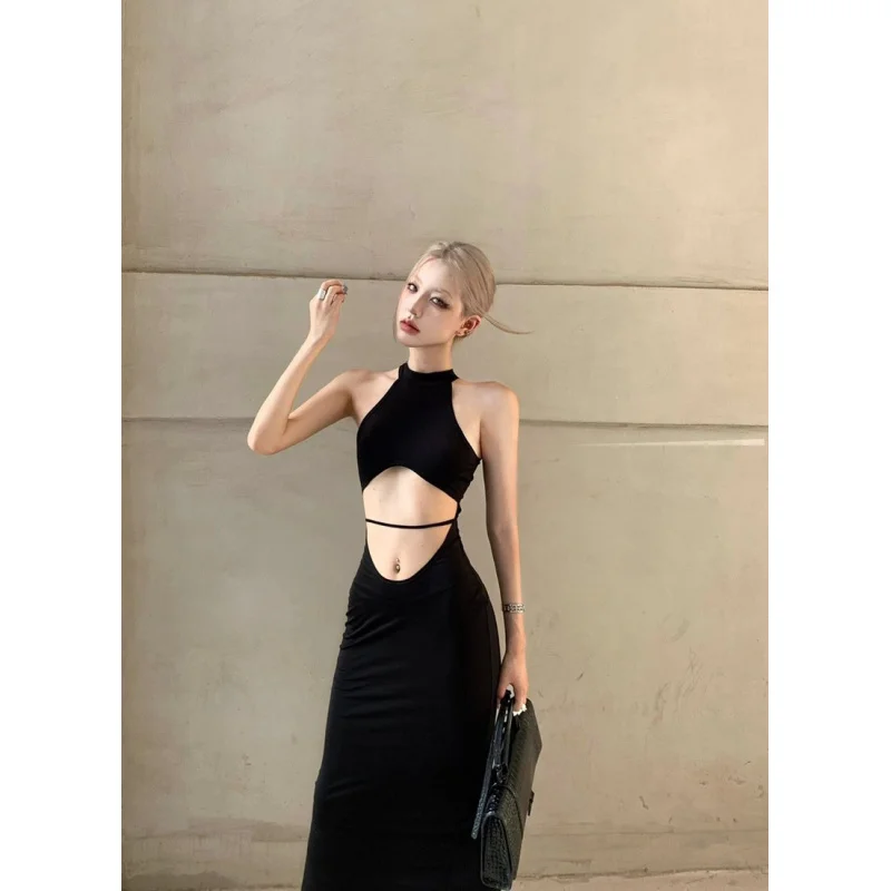 

Black elegant niche designer summer new holiday hollow-out dress, waist-revealing, sexy, sleeveless, with a slit, long style
