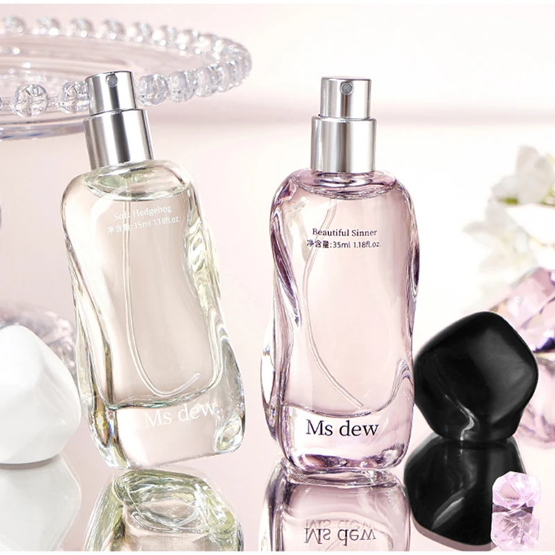 Charming Women's Pe…