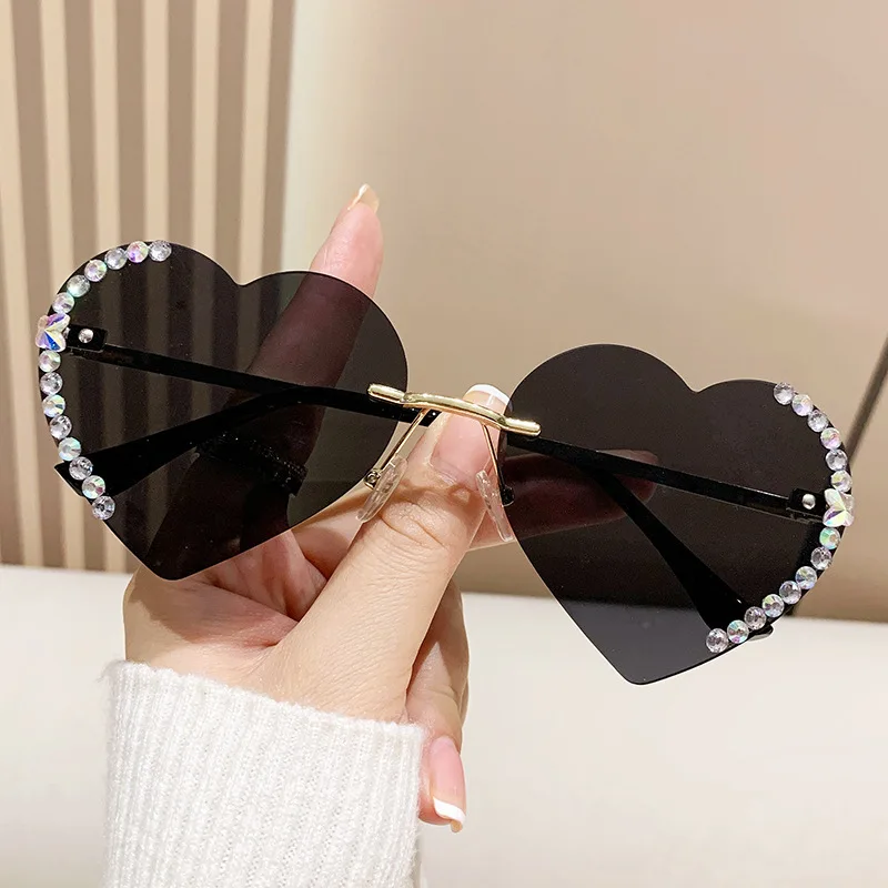 New Personality Diamond-encrusted Metal Rimless Peach Heart Sunglasses Ins Fashion New Love Glasses Tide