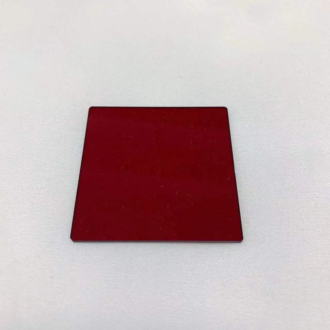 

Size 50x50x2mm UV Cut 650nm IR Long Pass Filter Glass HB650