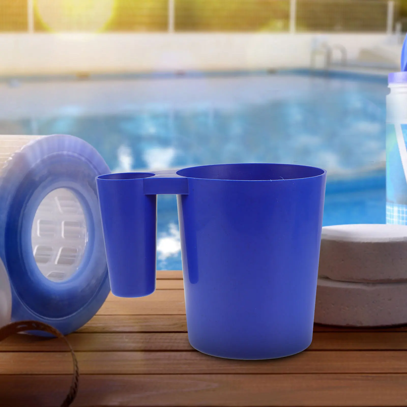 

Ergonomic Handle Cleaning Scoop Durable Plastic Debris Removal Tool for Swimming Pool Maintenance Fits Contours Easy Debris