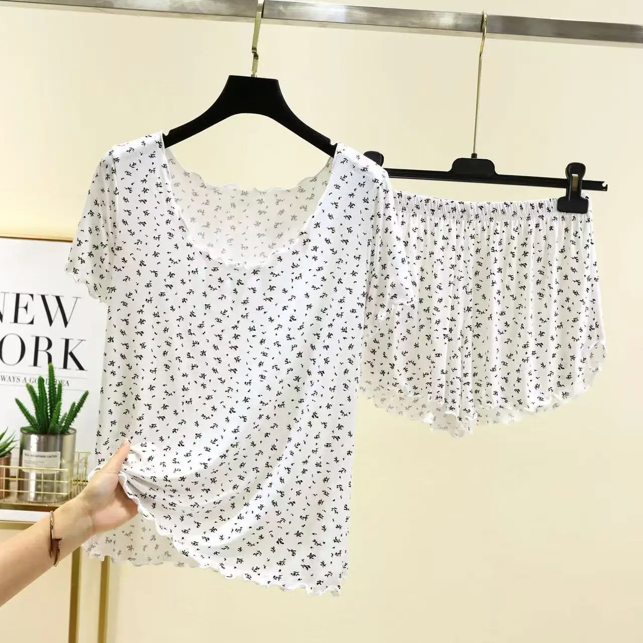 T-shirt à manches courtes en modal effet amincissant pour femme, ensemble short et haut imprimé grande taille pour l'été, tenue décontractée ou de nuit