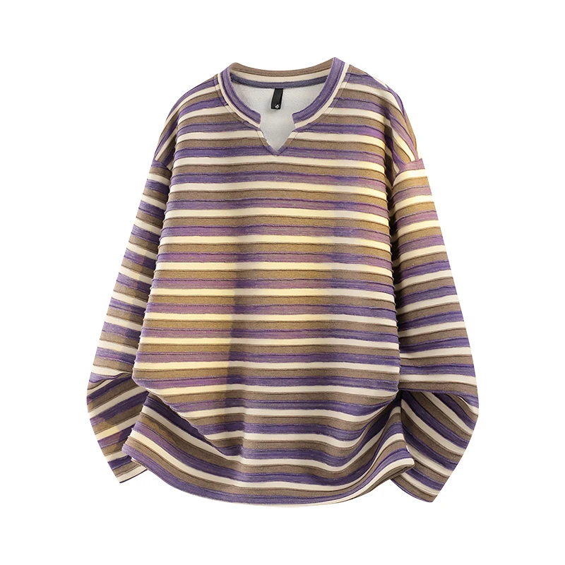 Blusa feminina casual de outono, com mangas compridas, padrão listrado, decote em V com reforço, corte solto e bainha irregular.