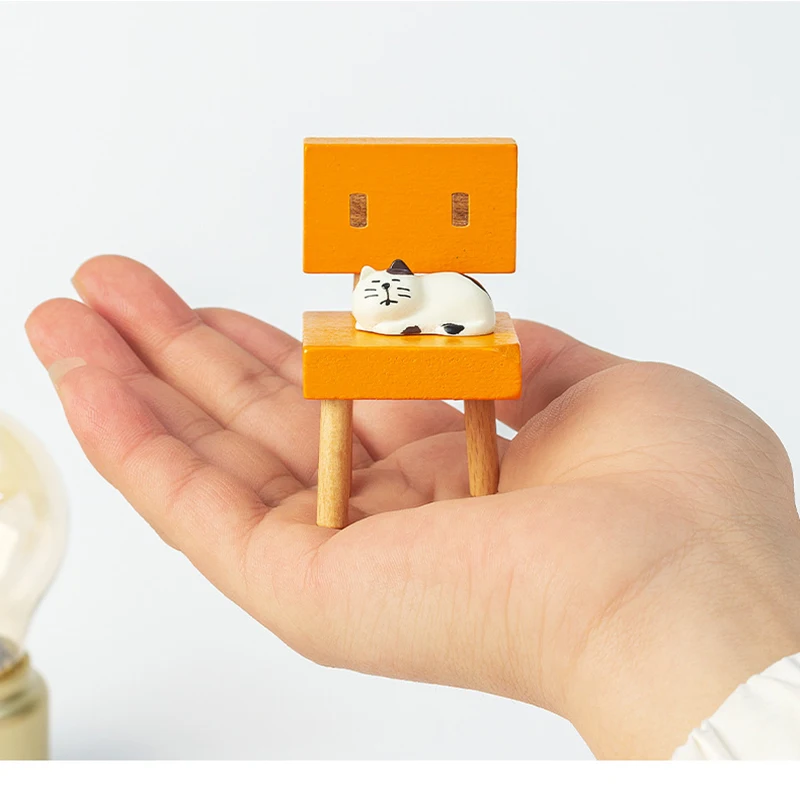 

Cute Cat Sleeping on Grass Chair Three-Legged Stool Miniature Ornament Japanese Style Healing Desktop Decor Craft