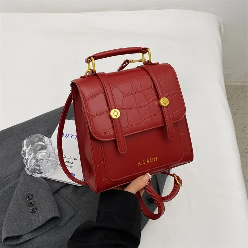 British Style Backpack Female Student 2025 New Design Sense Niche Senior Crossbody Bag Korean Design Fashion Trend Magnetic Snap