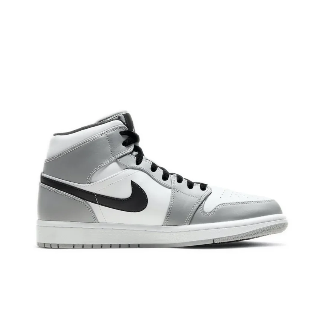 Nike Air Jordan 1 Mens trainers Medium Cut Basketball Shoes White