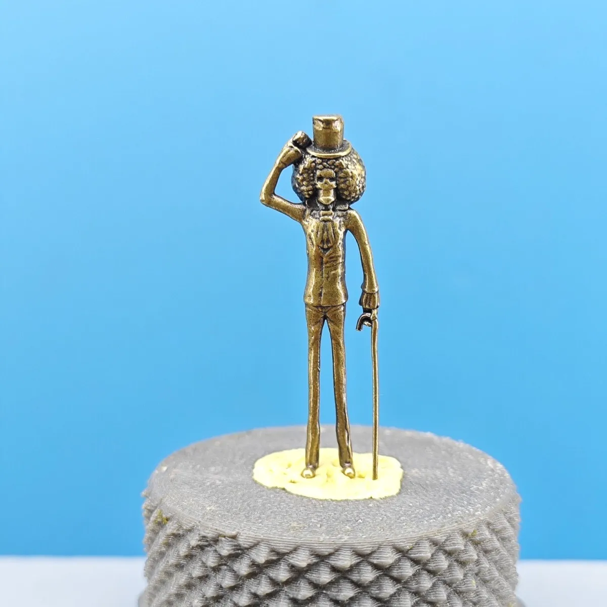 Vintage Brass Skeleton Gentleman Mini Figurine Top Hat Character Statue Model Micro Landscape Scene Decor Collectible Craft