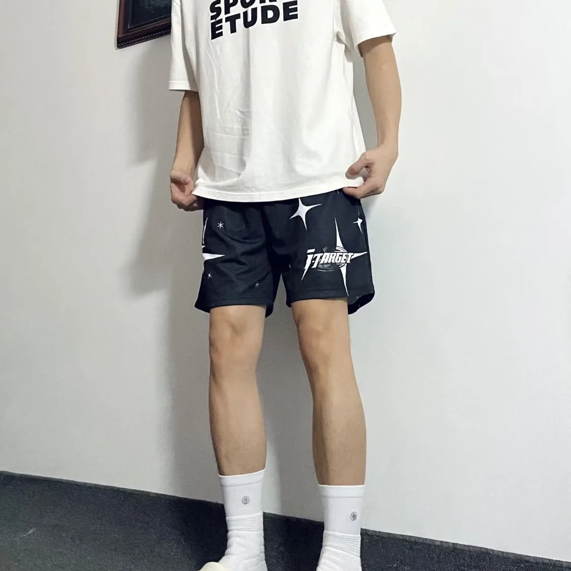 

Новые брюки четверти не выше колена, Китайский шикарный мужской спортивный двухслойный сетчатый принт с пламенным принтом, быстросохнущий, свободный, дышащий