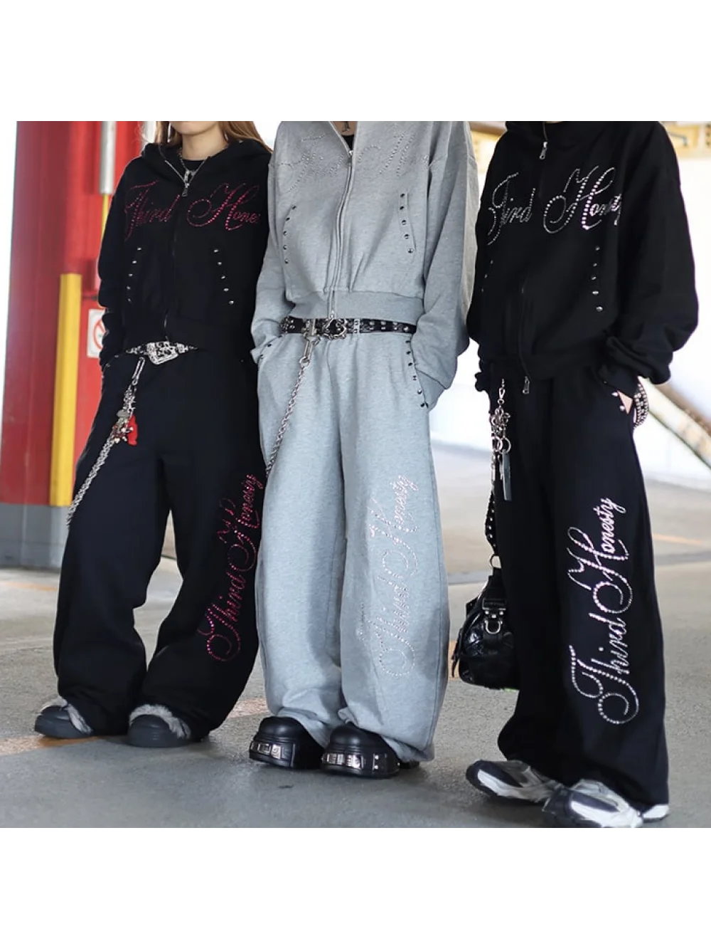 

2026 New American Retro Dark Gothic Hot Diamond Letter Hoodie Pants Set Punk Street Fashion Trend Personalized Leisure Sports