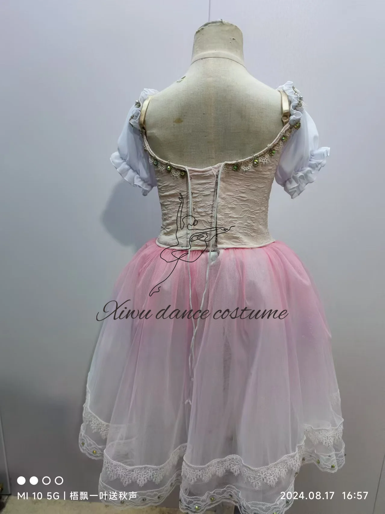 ขนาดที่กําหนดเองที่สวยหรูสีที่กําหนดเองเด็กสาวประสิทธิภาพสวมใส่ชุดบัลเล่ต์โคลงสั้น ๆ สีชมพูร่วมสมัย