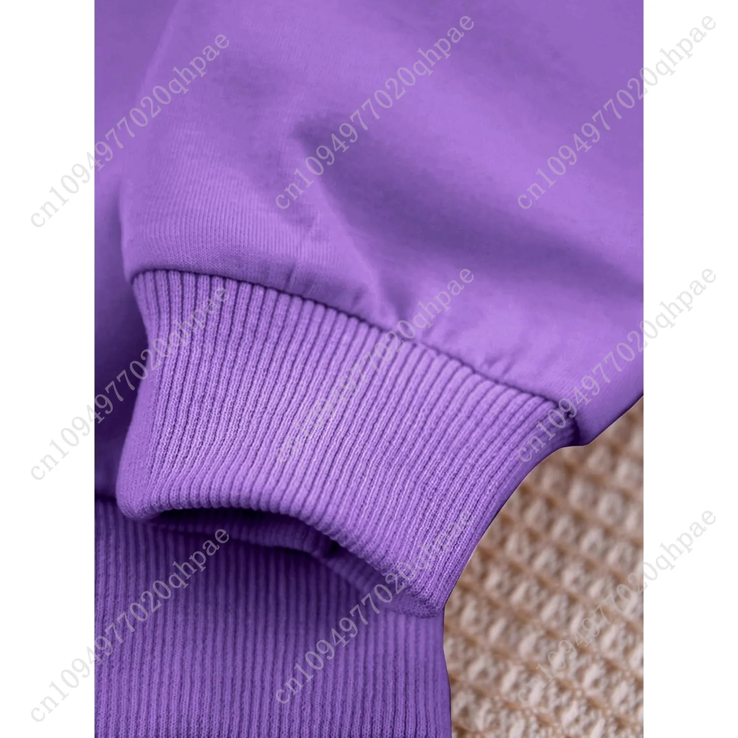 Рисунок 4 - Милый графический свитшот с круглым