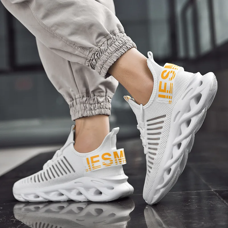 Hot Koop Witte Man Blade Schoenen Weven Ademende mannen Running Sneakers Licht Antislip Blade Sneakers Mannen zapatillas de correr