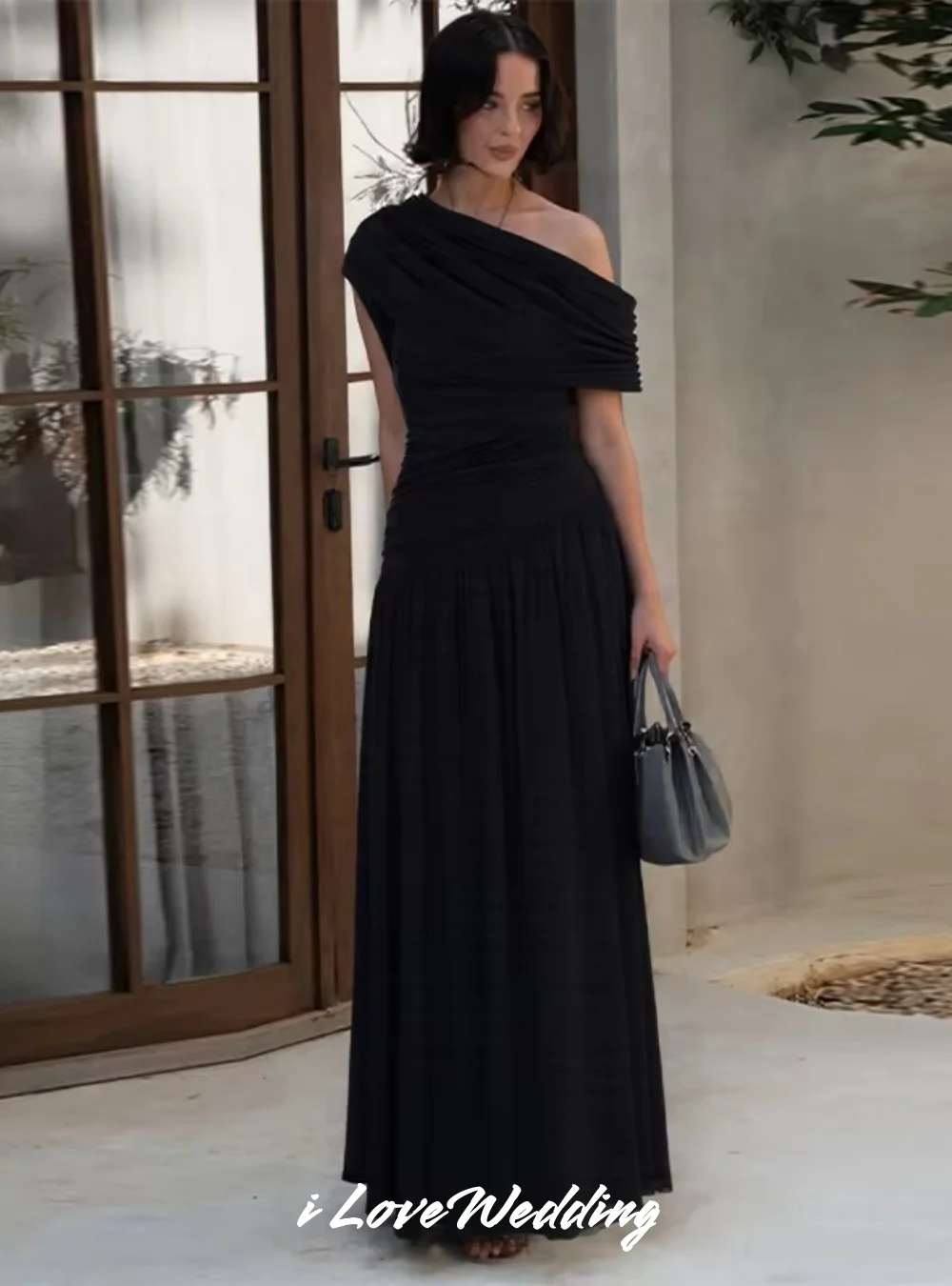 فساتين سهرة أنيقة مكشوفة الكتف 2025 مطوي بدون ظهر على شكل حرف a بطول الأرض فستان حفلة موسيقية فساتين حفلات الزفاف حسب الطلب