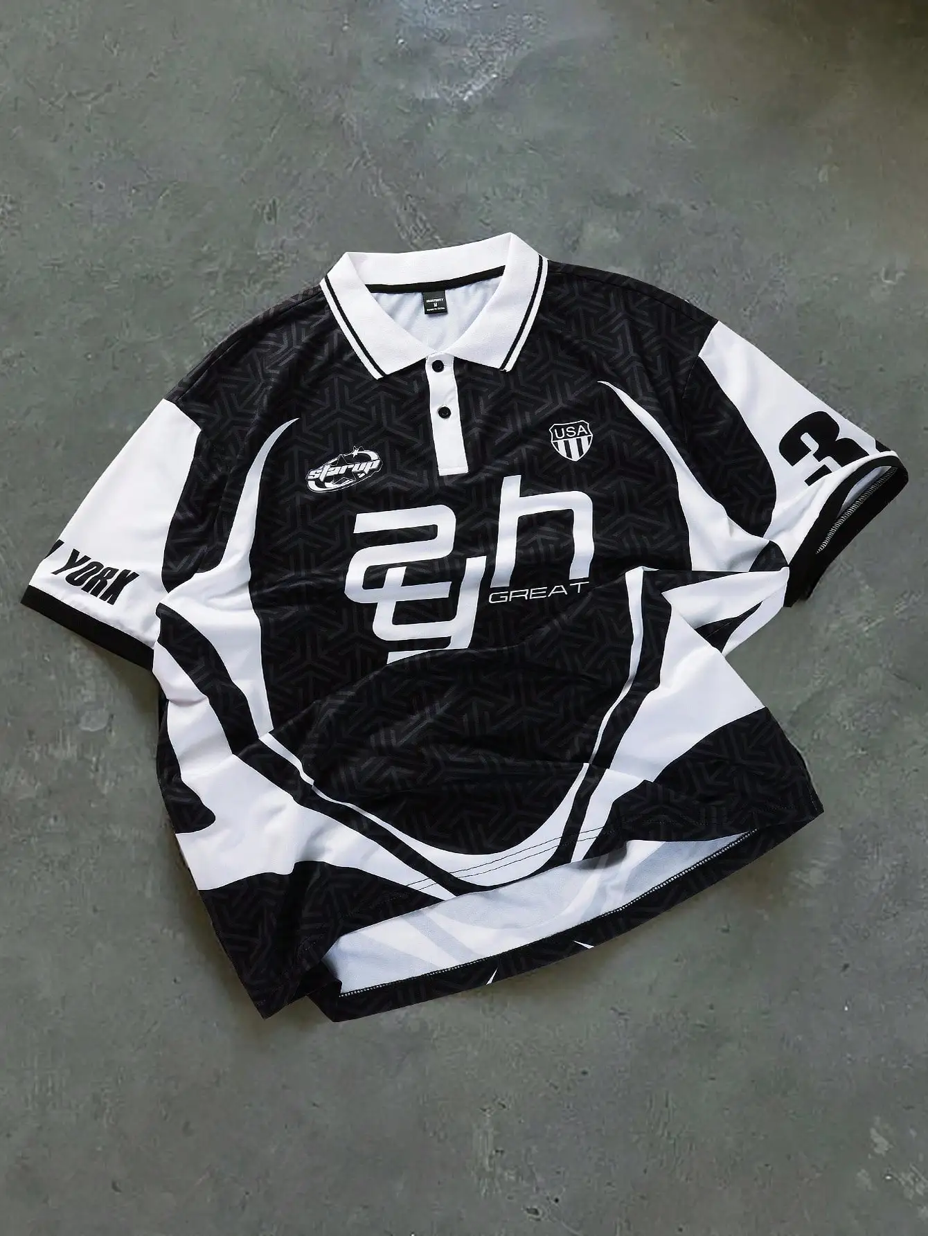 

Men's Loose Fit Graphic Print Polo Shirt with Color Block Design