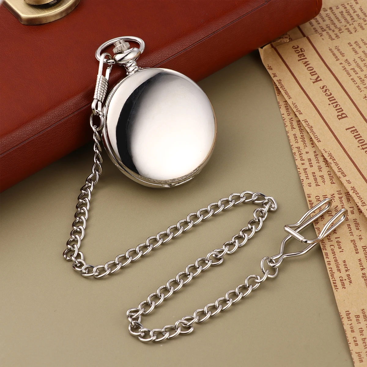 

1pc Vintage Pocket Retro Quartz Lightweight Practical Gift Family Classic Alloy Long Chain Classic Pocket Watch Decorative