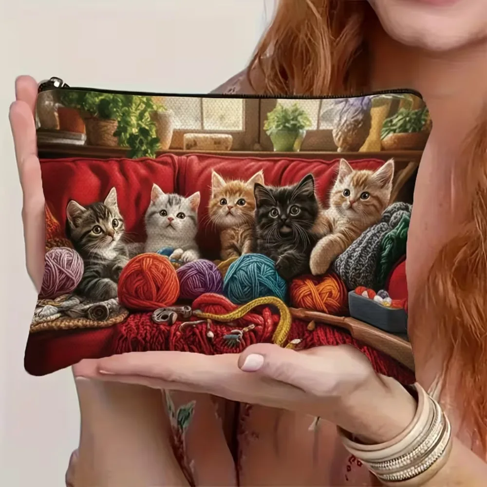 Cute Cats Knitting Yarn Zipper Pouch Women Portable Cosmetic Bag Animal Print Makeup Storage Bag Travel Toiletry Organizer