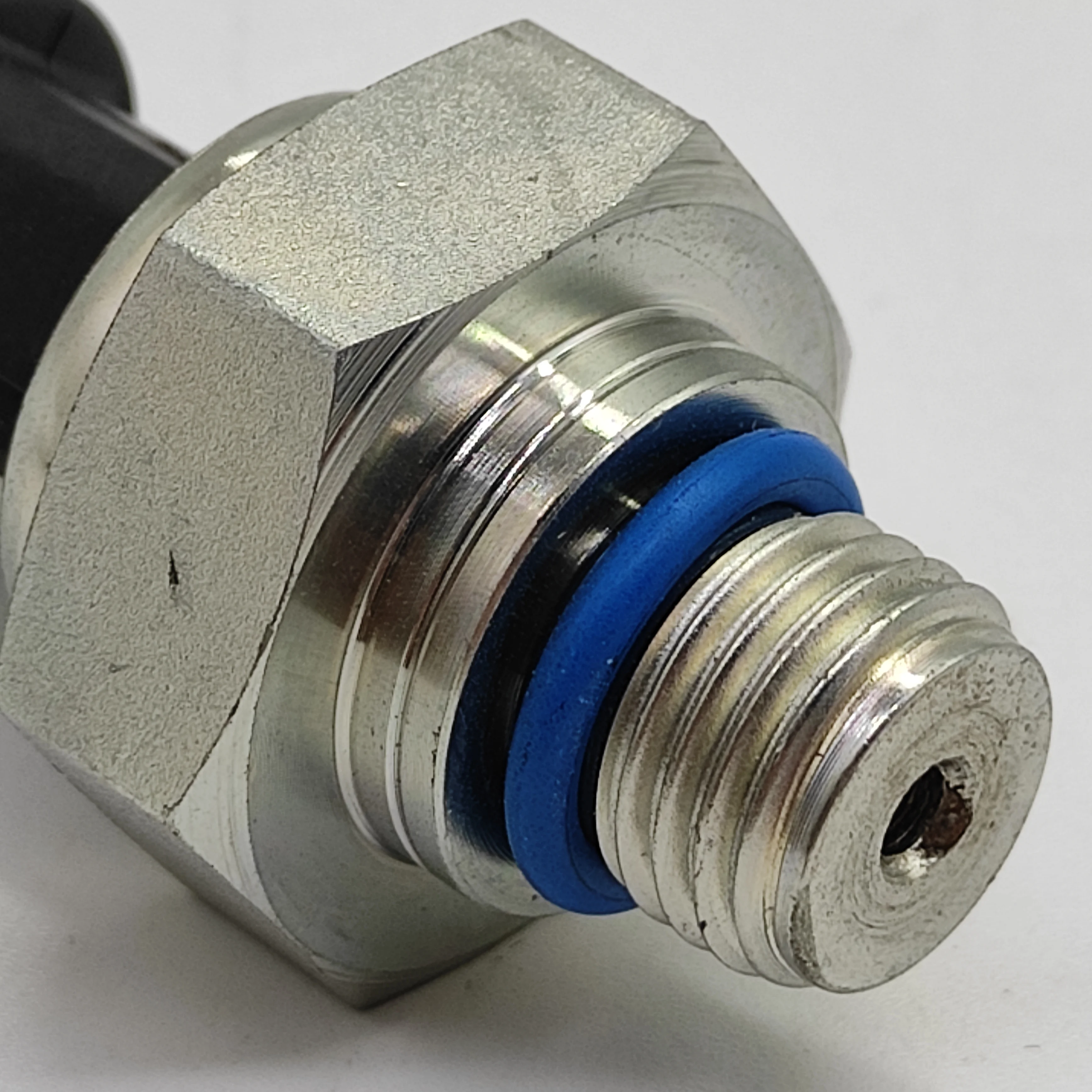 High Quality 4921495 Fuel Rail Oil Natural Gas Pressure Sensor Transducer for Cummins QSX15 ISX15 3.9L 5.9L Diesel