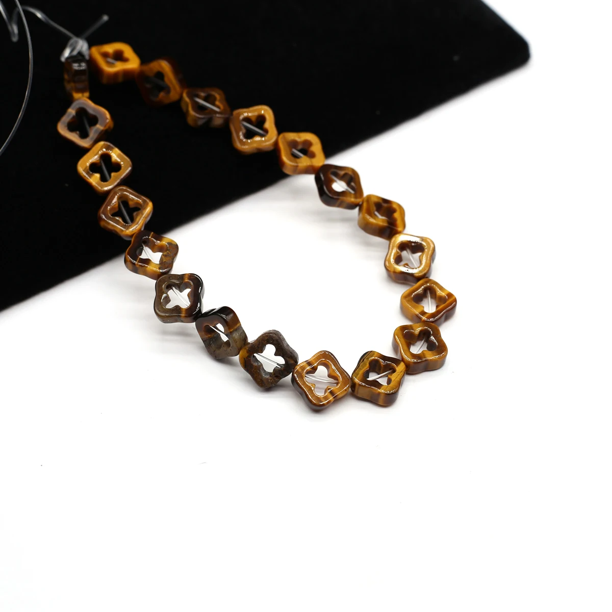 

Natural Stone Tiger Eye Stone Clover Shaped Loose Spaced Beads Jewelry Making DIY Necklace Bracelet Accessories 20cm