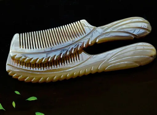 Cow horn comb Smooth hair comb Medium carved handle Yak horn comb