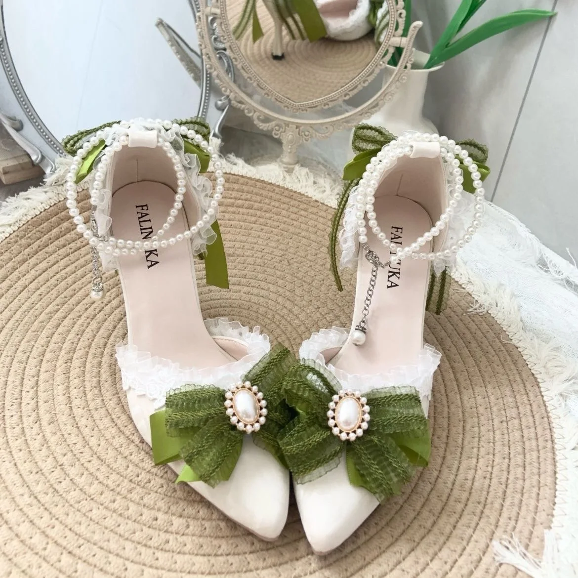 

Белые, зеленые свадебные туфли, свадебные туфли в стиле Лолиты для женщин, аксессуары Y2K на каблуке, элегантные свадебные туфли на зеленым каблуке с бантом и жемчугом