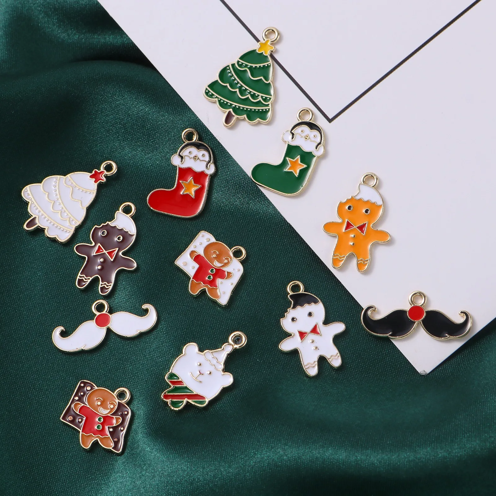5/10pcs Cute Mini Cartoon Christmas Charms Multicolor Enamel Santa Claus Snowman Metal Pendants DIY Making Necklace Jewelry Gift