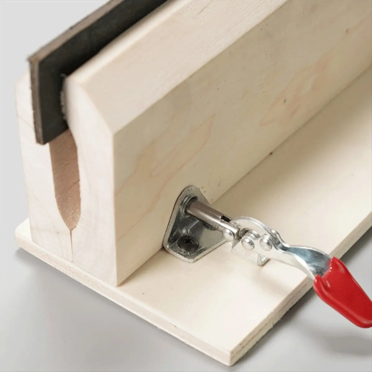 Reliable- Hand-Stitched Leather Sewing Tool with Clamp Horse Leathercraft Table for Precision Leather Stitching and Crafting