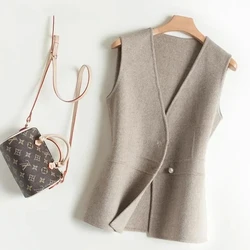 Fashion Woolen Vest Women Waistcoat Tops V-Neck Sleeveless Woolen Coat 2025 New Spring Autumn Slim Short Vest Jacket All Match