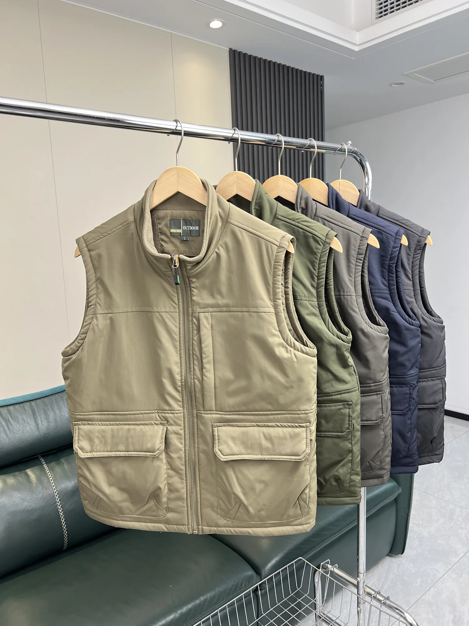 Windproof Workwear Fleece-lined Vest For Mem Autumn Winter Outdoor Multi-pocket Standing Collar Thicken Sleeveless Jacket