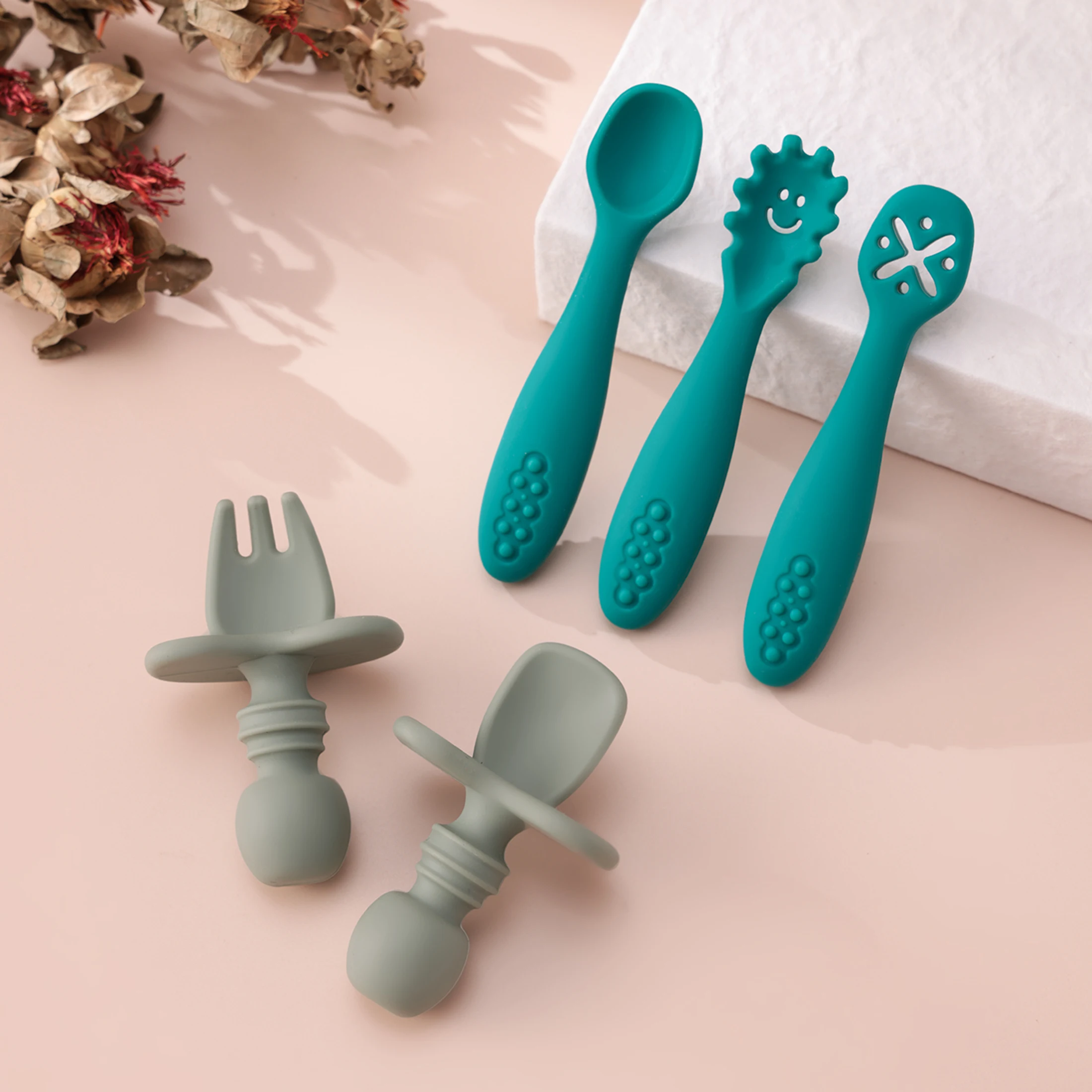 Color Kids 5PCS Cute Baby Learning Spoon Set Toddler Feeding Utensils Silicone Teether Training Cutlery BPA Free Tableware image 5