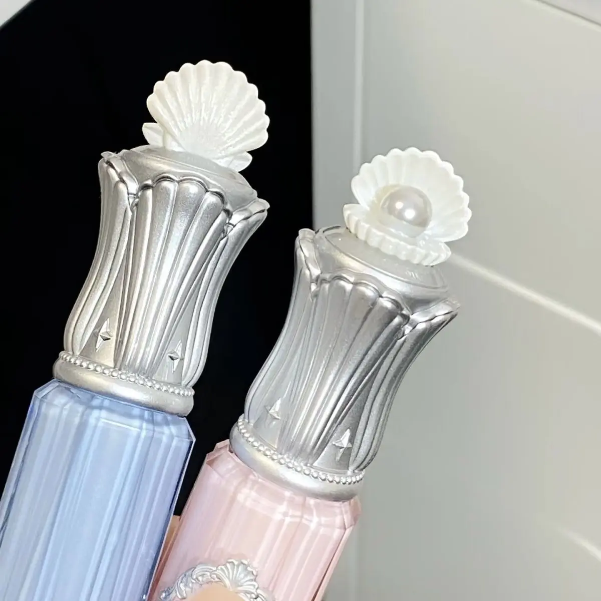 زهرة يعرف قذيفة اللؤلؤ الشفاه جوهر العسل ضوء ماكياج أحمر الشفاه فيتامين ملمع الشفاه الشفاه سمنة ترطيب بلسم توهج النهاية