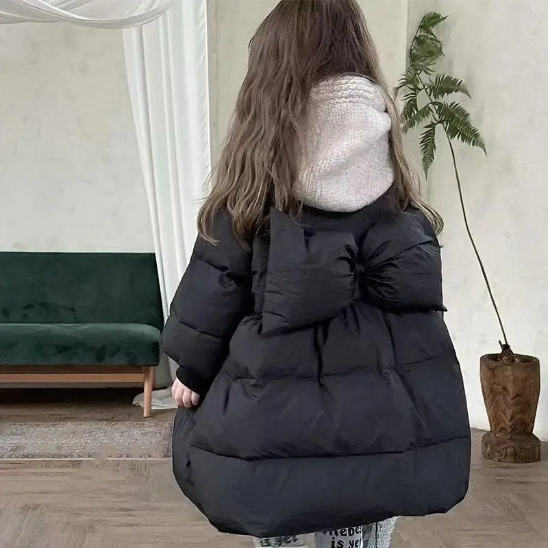 سترة قطنية للفتيات الصغيرات على الطراز الأجنبي سترة شتوية صغيرة للأطفال في سترة شتوية طويلة سترة قطنية للأطفال