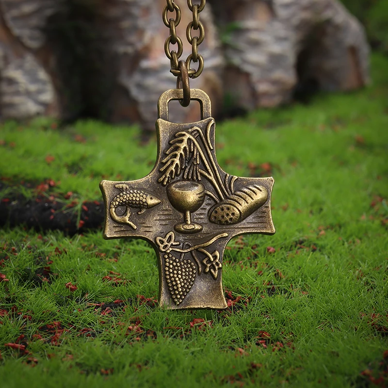 Classic Christian Eucharist Halo Grape Juice Cross Necklace Men Women Catholic Holy Spirit Church Amulet Jewelry Gift
