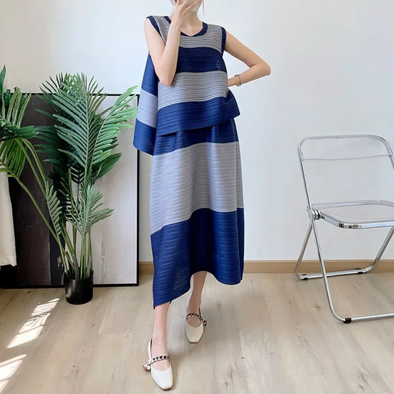 

Складные плиссированные комплекты из двух предметов Miyake, полосатый цвет, женский свободный топ, юбка с эластичной резинкой на талии, новинка 202, весна
